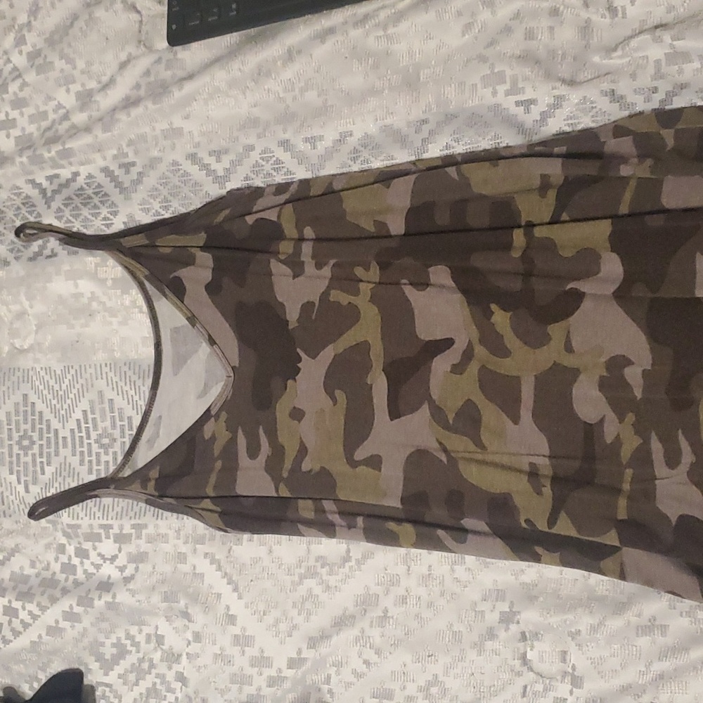 Spaghetti strap V neck tank